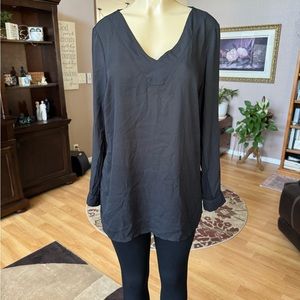 INC black long sleeve polyester & rayon Vneck blouse-size L
